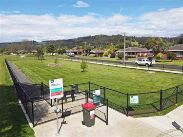 Hollydell Park Fenced Dog Park, Trafalgar