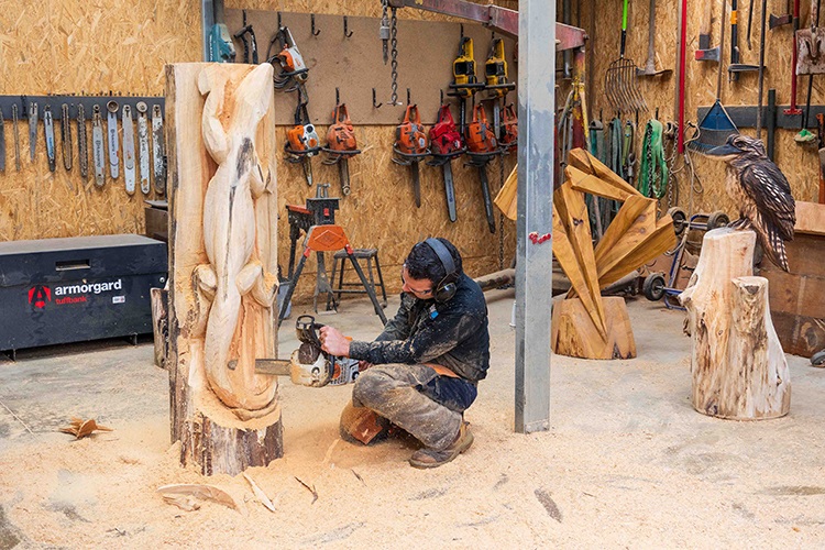 Erica-Timber-Carving_website-3.jpg